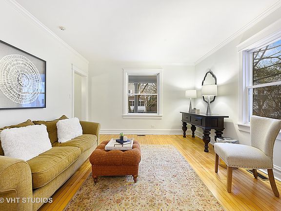 2nd image of 221 Catalpa Pl