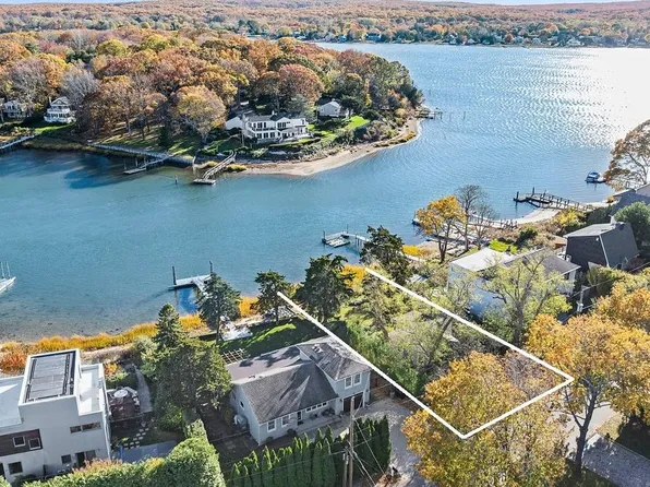 18 Bay View Dr E, Sag Harbor, NY 11963