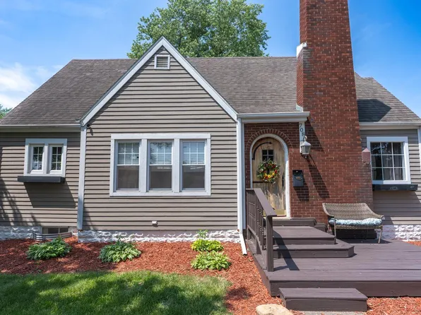 708 S Market St, Winamac, IN 46996