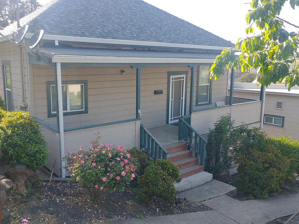 1st image of 434 Bay St