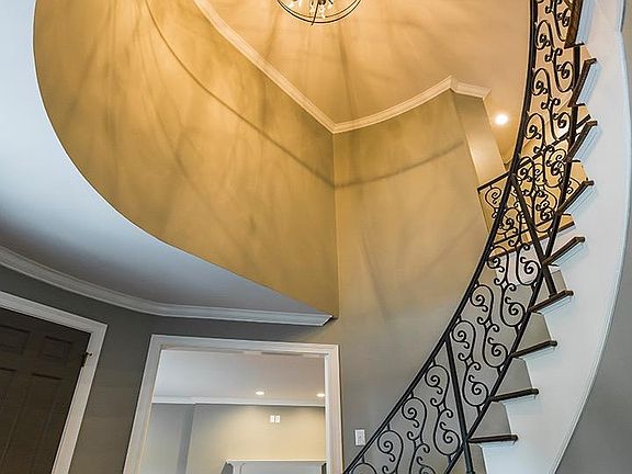 2nd image of 3310 Brookhill Cir
