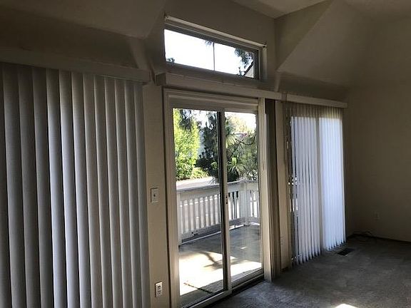 Sliding door in Dining Area to upper balcony
