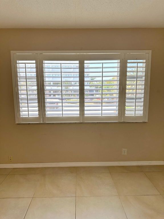 350 S Cypress Road #522, photo 4