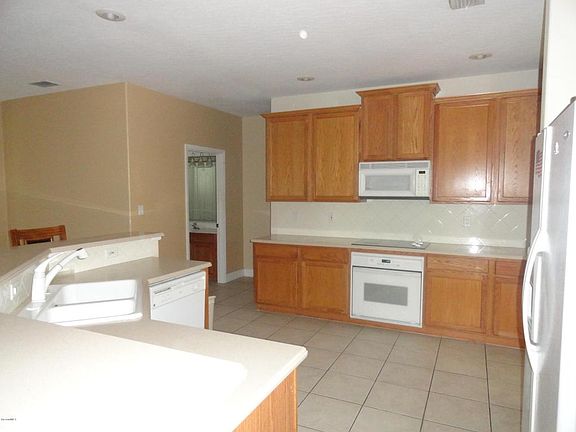 3rd image of 2546 Christopher Dr