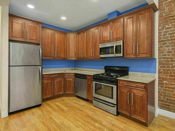 3rd image of 241 W 132nd St #1