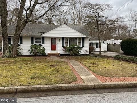 2nd image of 5 E Forest Glen Dr