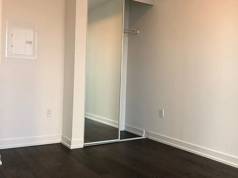 1 Yorkville Ave #704 — Photo 6