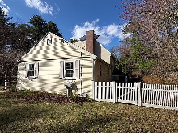 Private fenced in yard