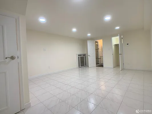 Rented by Oxford Property Group | media 5