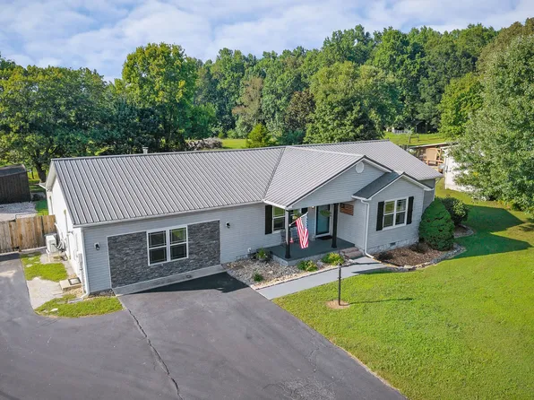215 Walnut Trce, Sparta, TN 38583