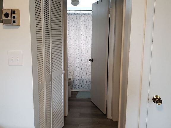 4th image of 443 S State St APT 210