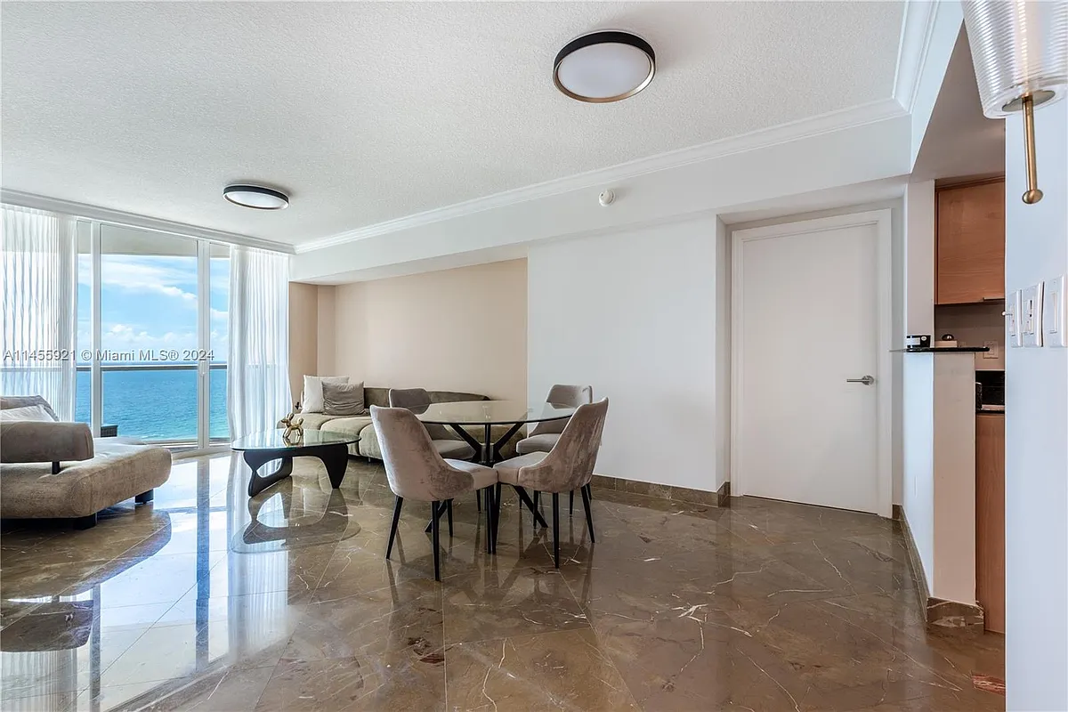 Building Photo - 16699 Collins Ave #2501