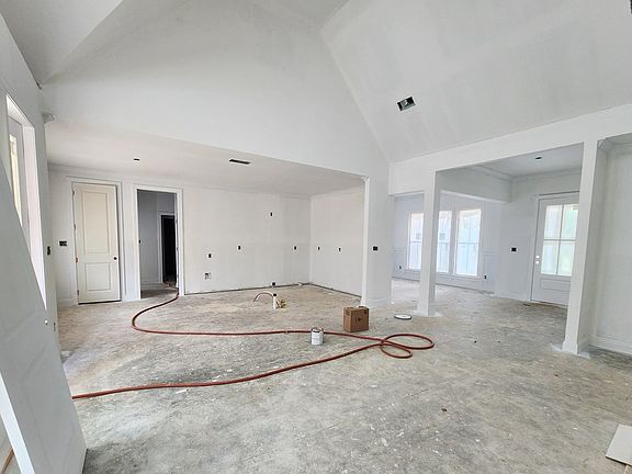 3rd image of 213 Tupelo Dr