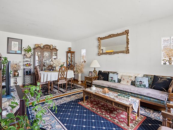 3rd image of 3930 N Olcott Ave