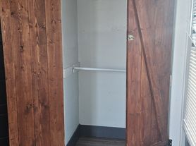 Dell Court - 8, 8
