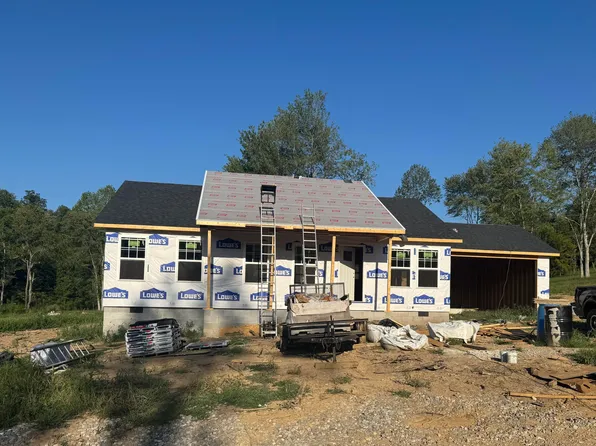 55 Whispering Oaks Ln, Manchester, KY 40962