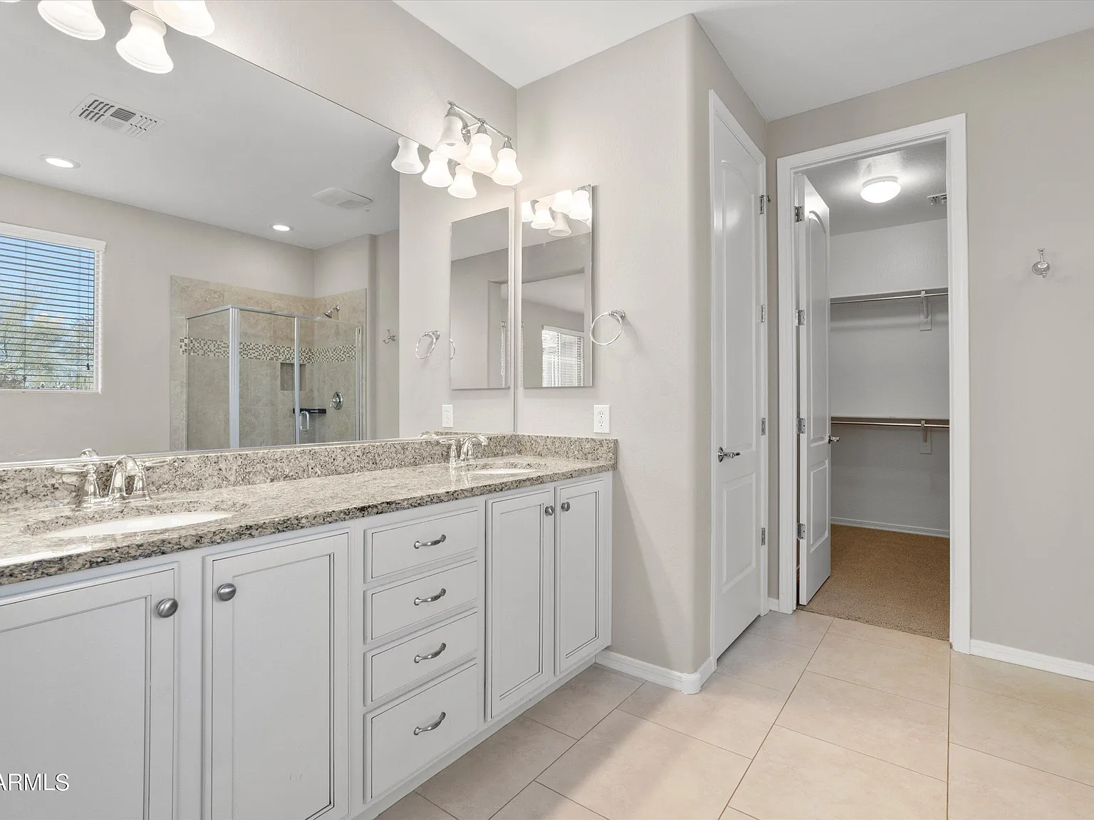 4 bed, 3.0 bath, 2450 sqft, $3,750 — Photo 3