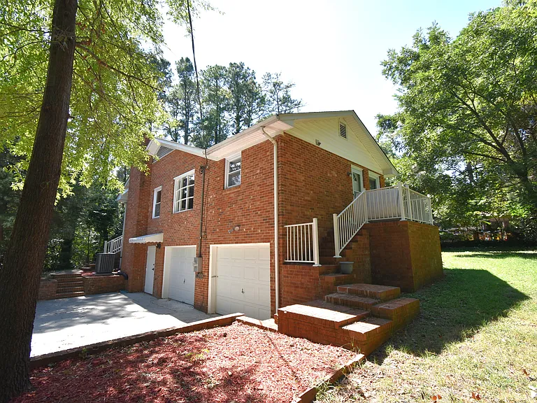 1800 Kirkwood Dr — Photo 4