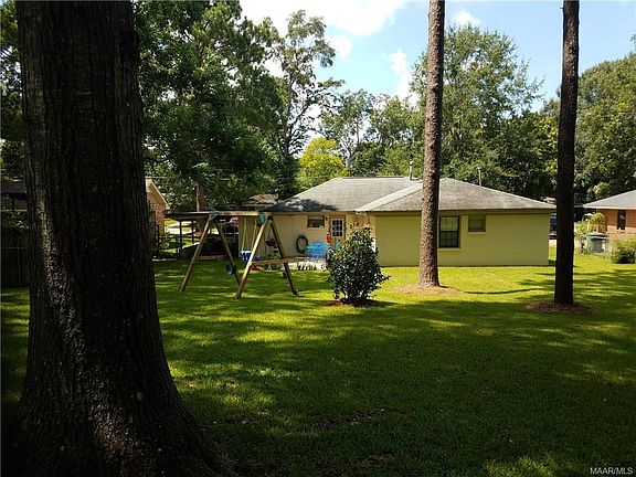 3rd image of 3216 Willow Lane Dr