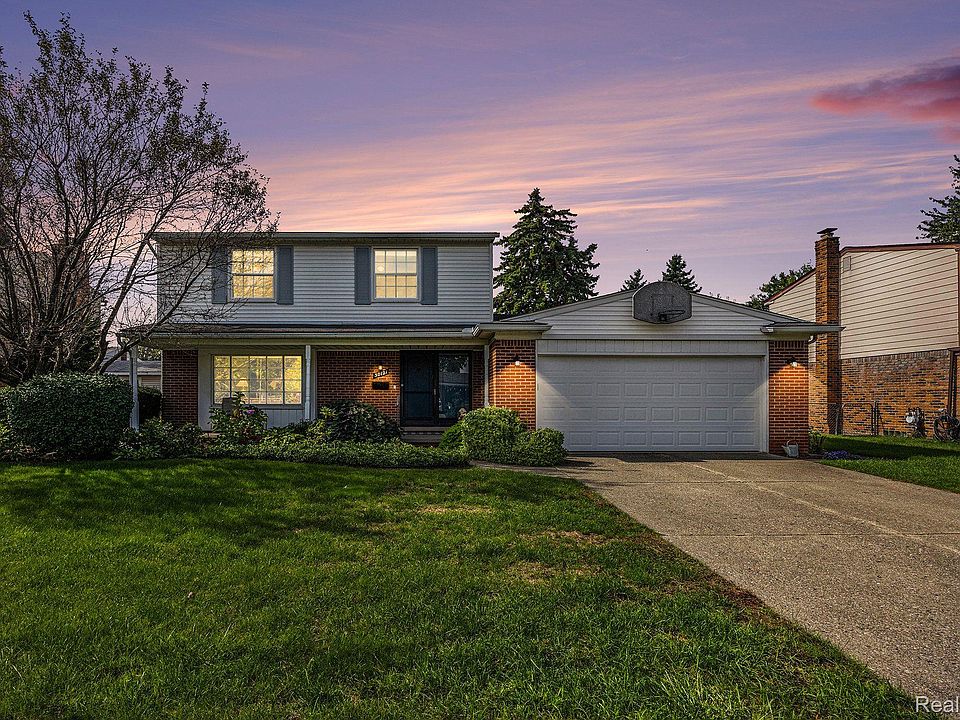1st image of 30121 Woodhouse Dr