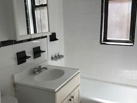 4th image of 163 Eastern Pkwy APT 4F