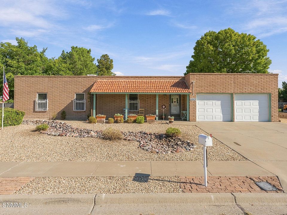 1st image of 1253 Oakridge Dr