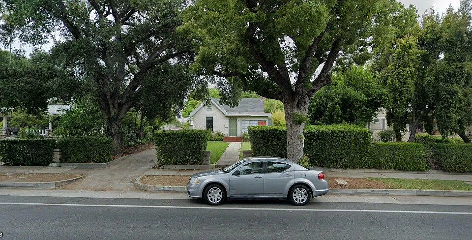 1508 N Los Robles Ave