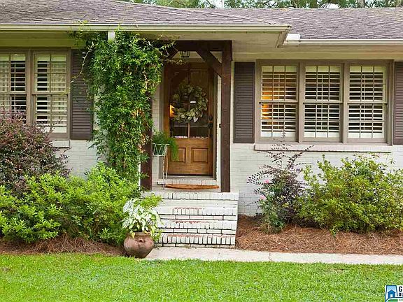 2nd image of 4009 Meadowlawn Dr