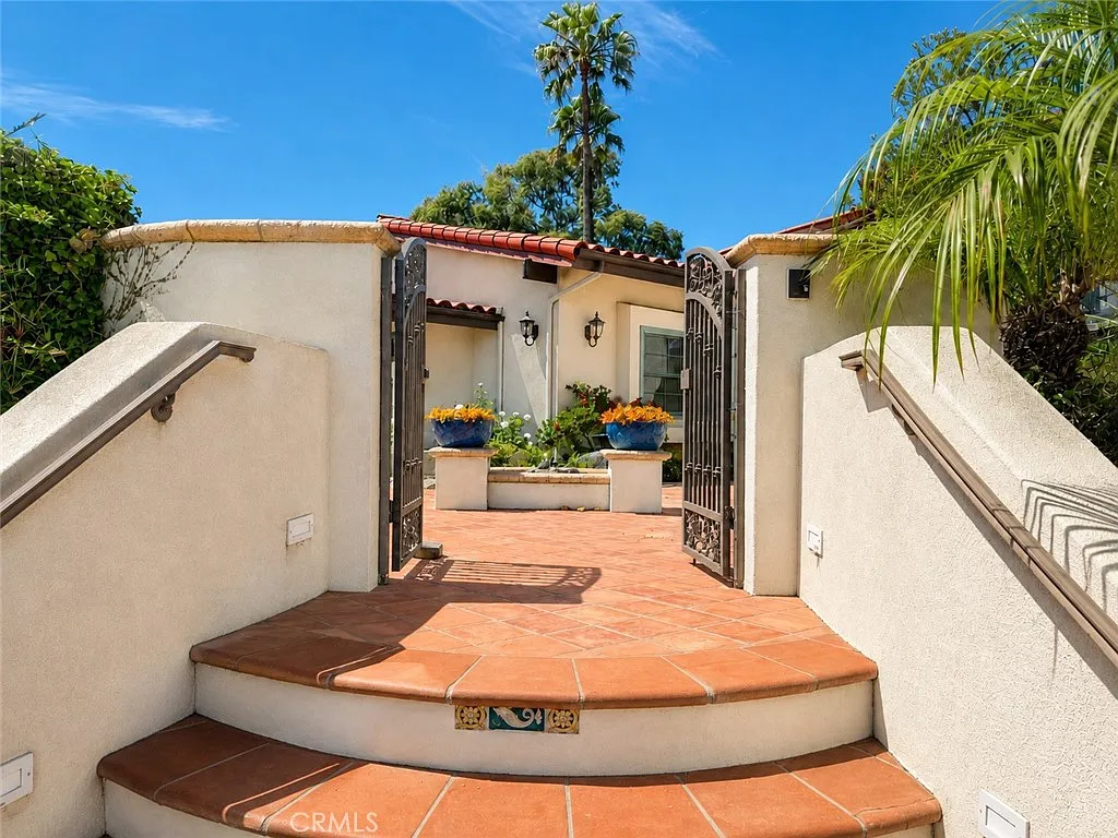 3 bed, 3.5 bath, 3048 sqft, $13,000 — Photo 3