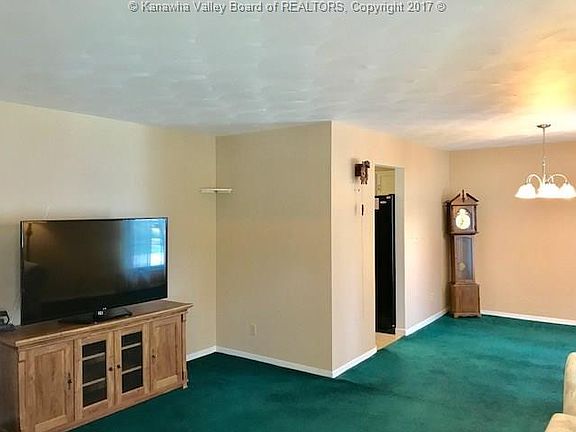 4th image of 31 River Park Cir