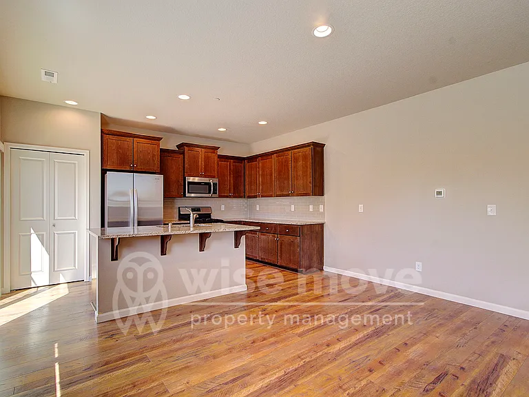 7317 N 93rd Ave — Photo 10