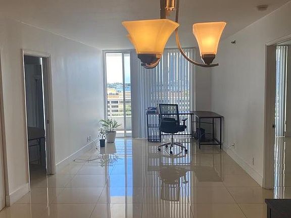 4th image of 3300 NE 192nd St APT 716