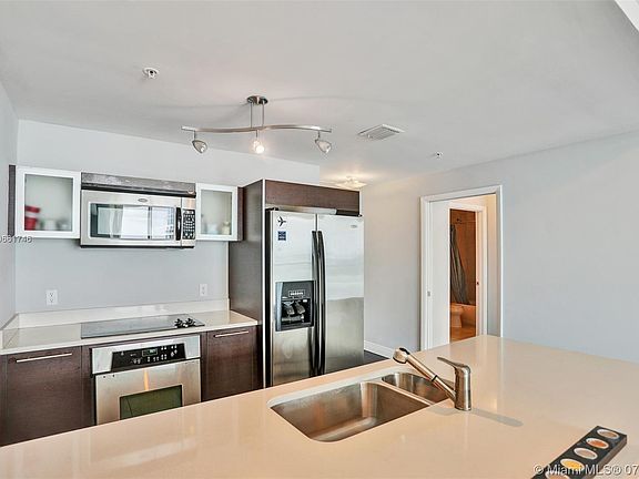 5th image of 1900 N Bayshore Dr APT 4708