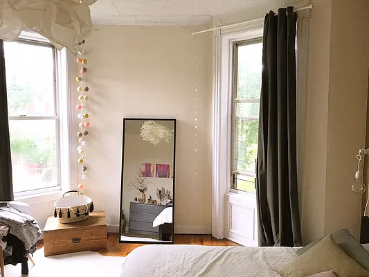Rented by Rapid Realty Cobble Hill | media 25