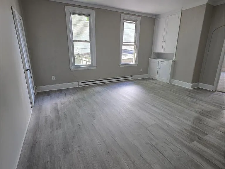 533 E Market St #1 — Photo 3