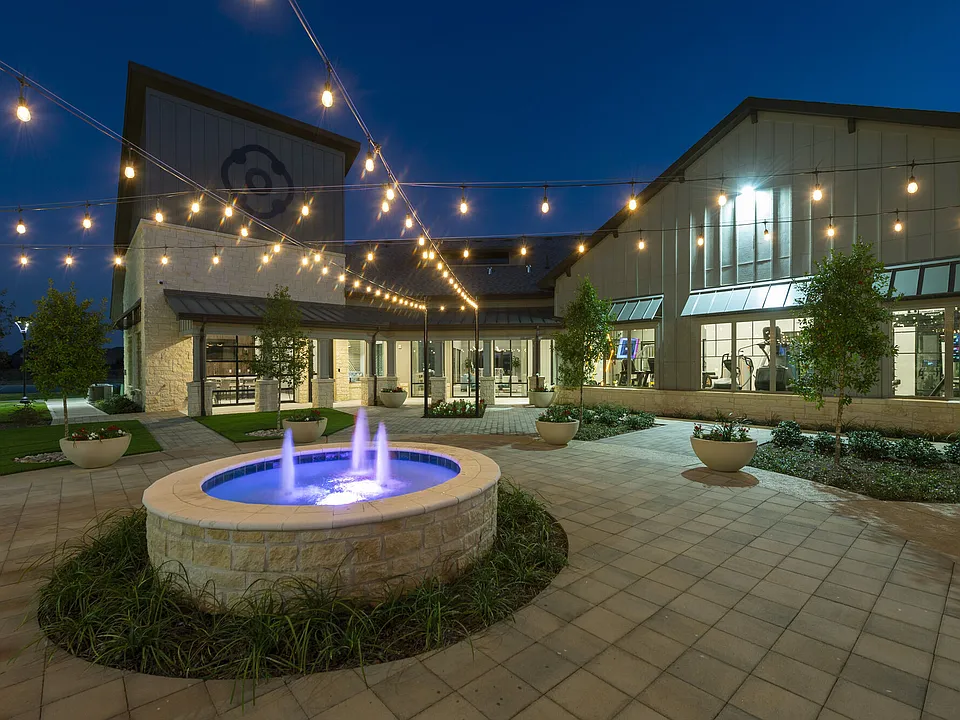 Building Photo 5