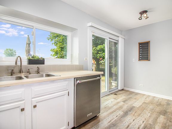 5th image of 2740 Leyland Ln