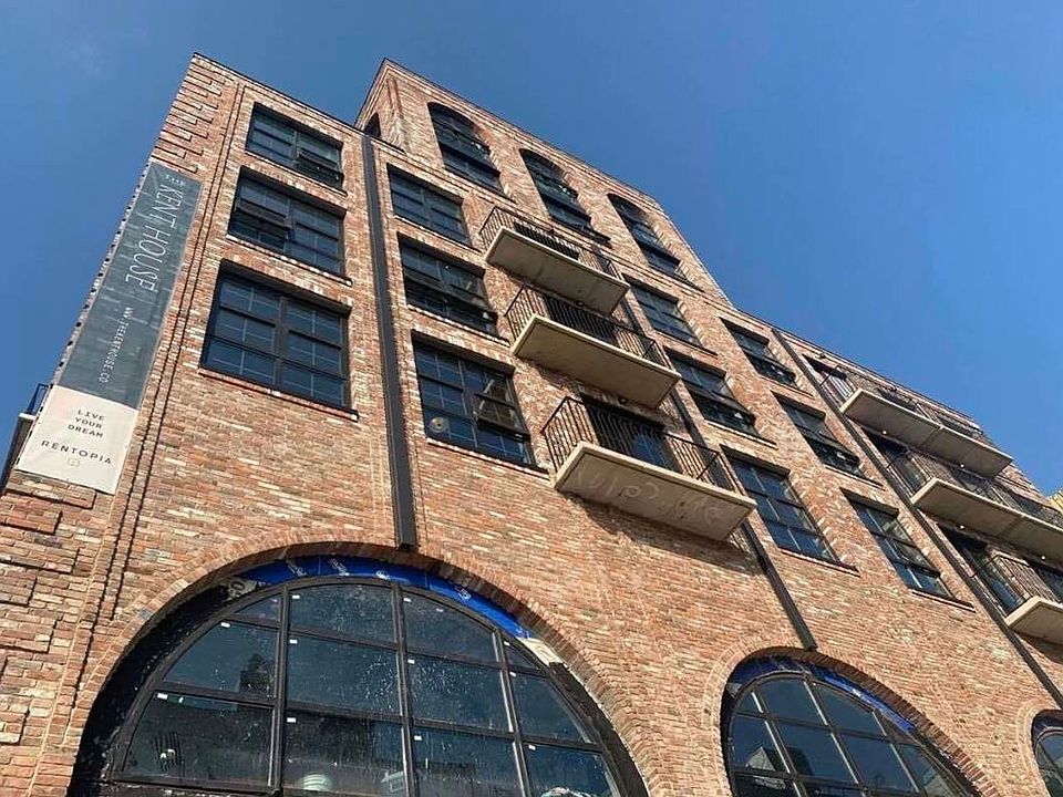 1st image of 164 Kent Ave #70