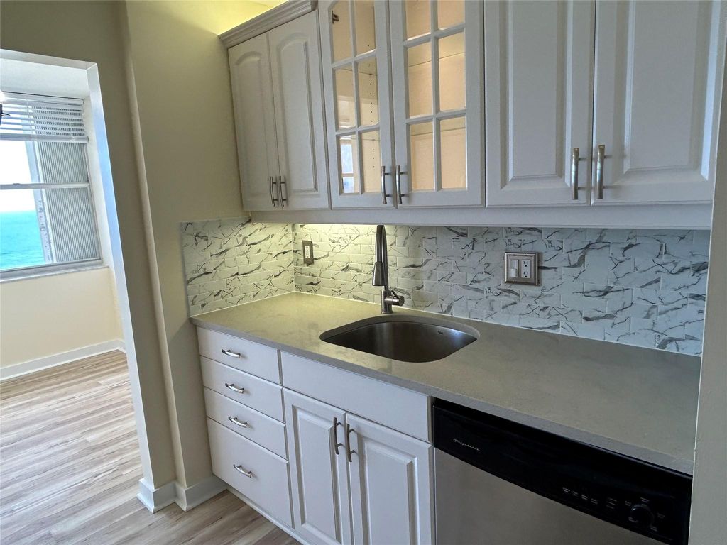 111 Briny Avenue #1401, photo 3