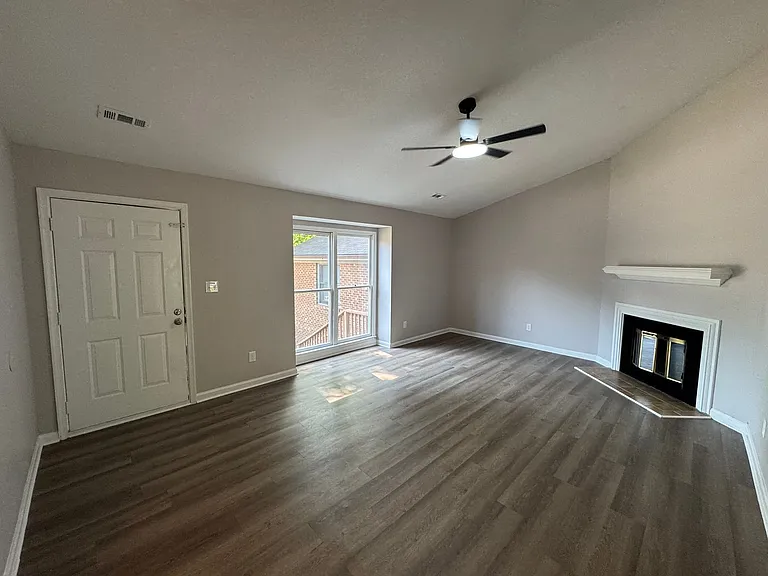 4700 Brockton Dr — Photo 6