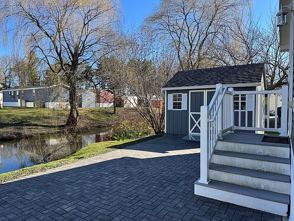 3rd image of 37 Riverside Dr #191
