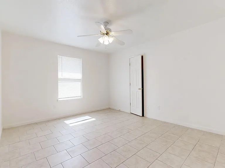 316 Cedar Ridge Dr #B — Photo 9