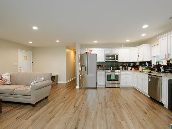 4th image of 2724 7th Pl NE