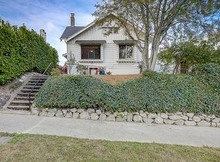 5055 8th Ave NE #C, Seattle, WA 98105