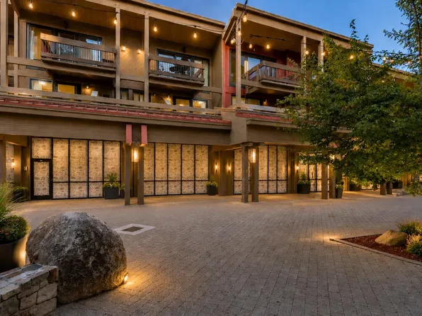 2000 N Village Dr APT 228, Truckee, CA 96161
