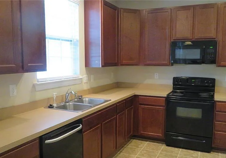 2207 Tuliptree Cir — Photo 11