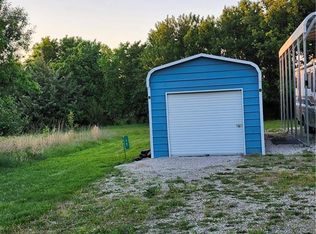 17 Greenwood Ln, Linn Valley, KS 66040