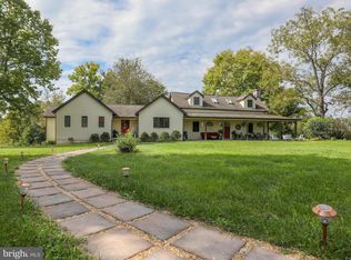 8706 Leetown Rd, Kearneysville, WV 25430