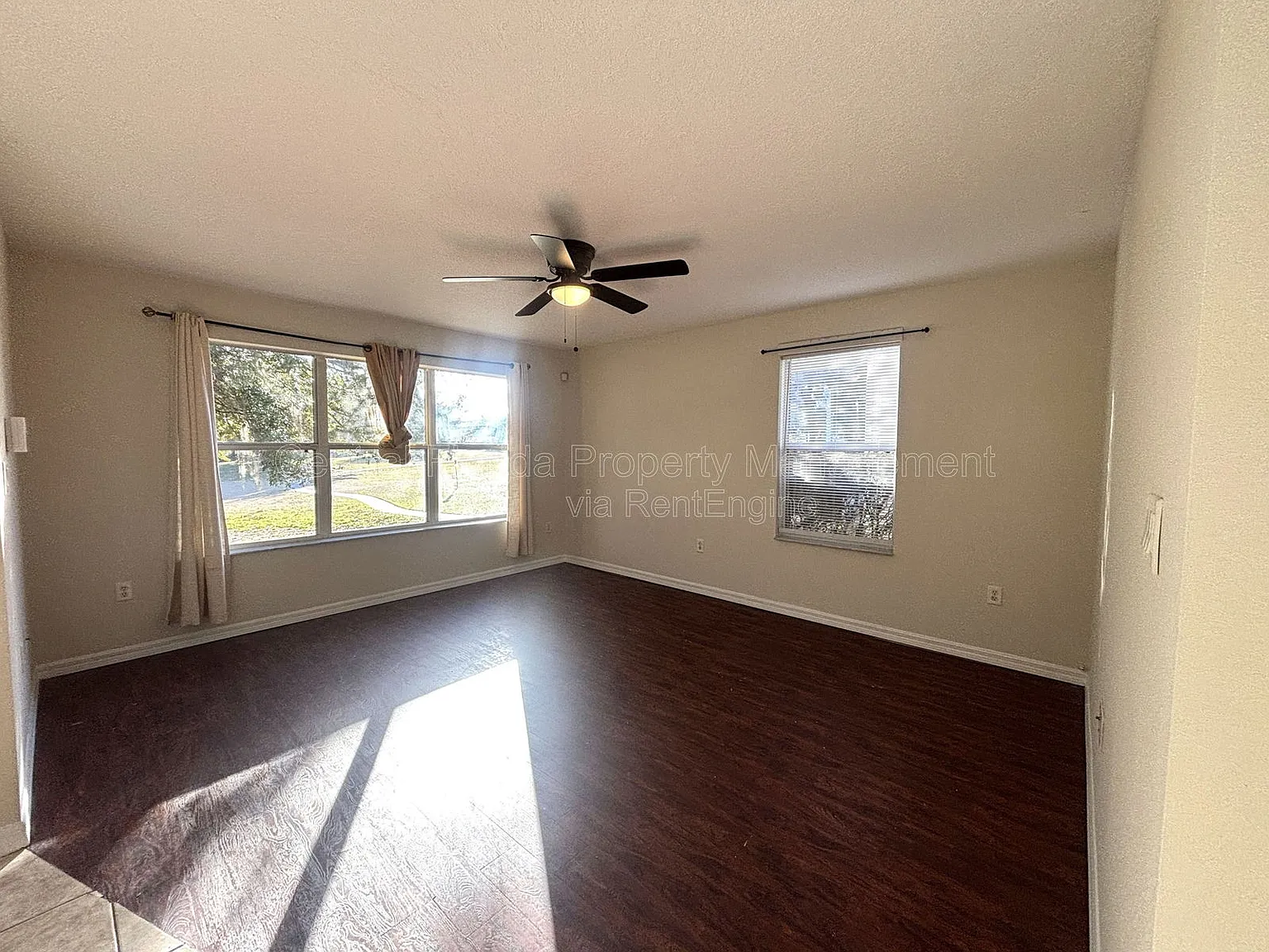 3 bed, 2.5 bath, 1412 sqft, $1,599 — Photo 3