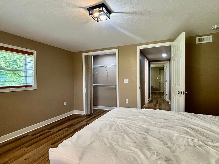 626 W Main St #2 — Photo 8
